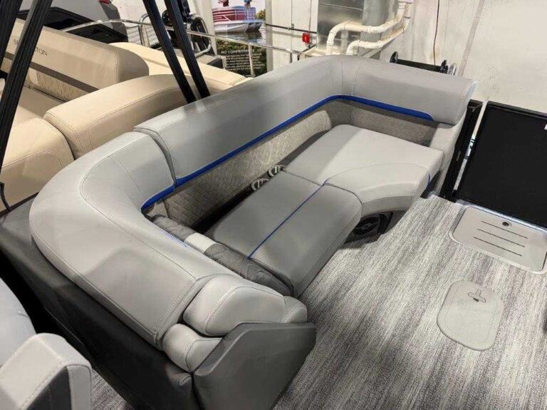 2026 Bennington 22MFB - SPS - Blackout US-ETWC6648J526 [photo 17]